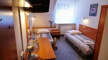 Фото номера Стандартный двухместный номер с 2 отдельными кроватями Отель Hotel Duet г. Хелм 4